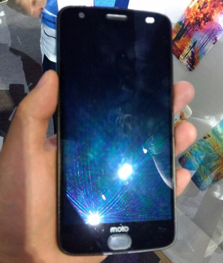 Moto Z2 Leak