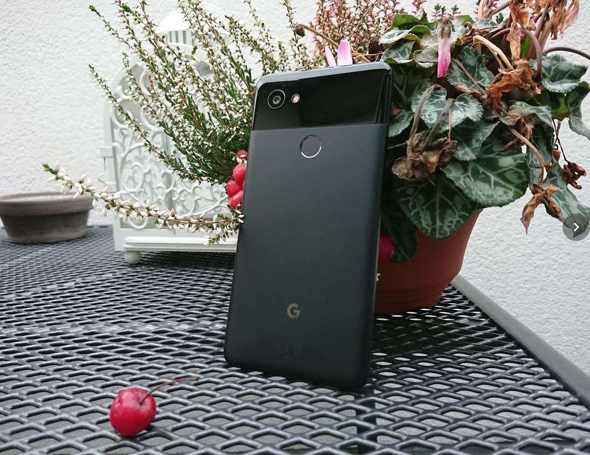 Google Pixel 2 XL Header