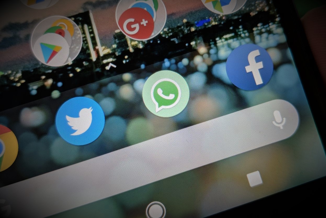 WhatsApp, Twitter, Facebook header