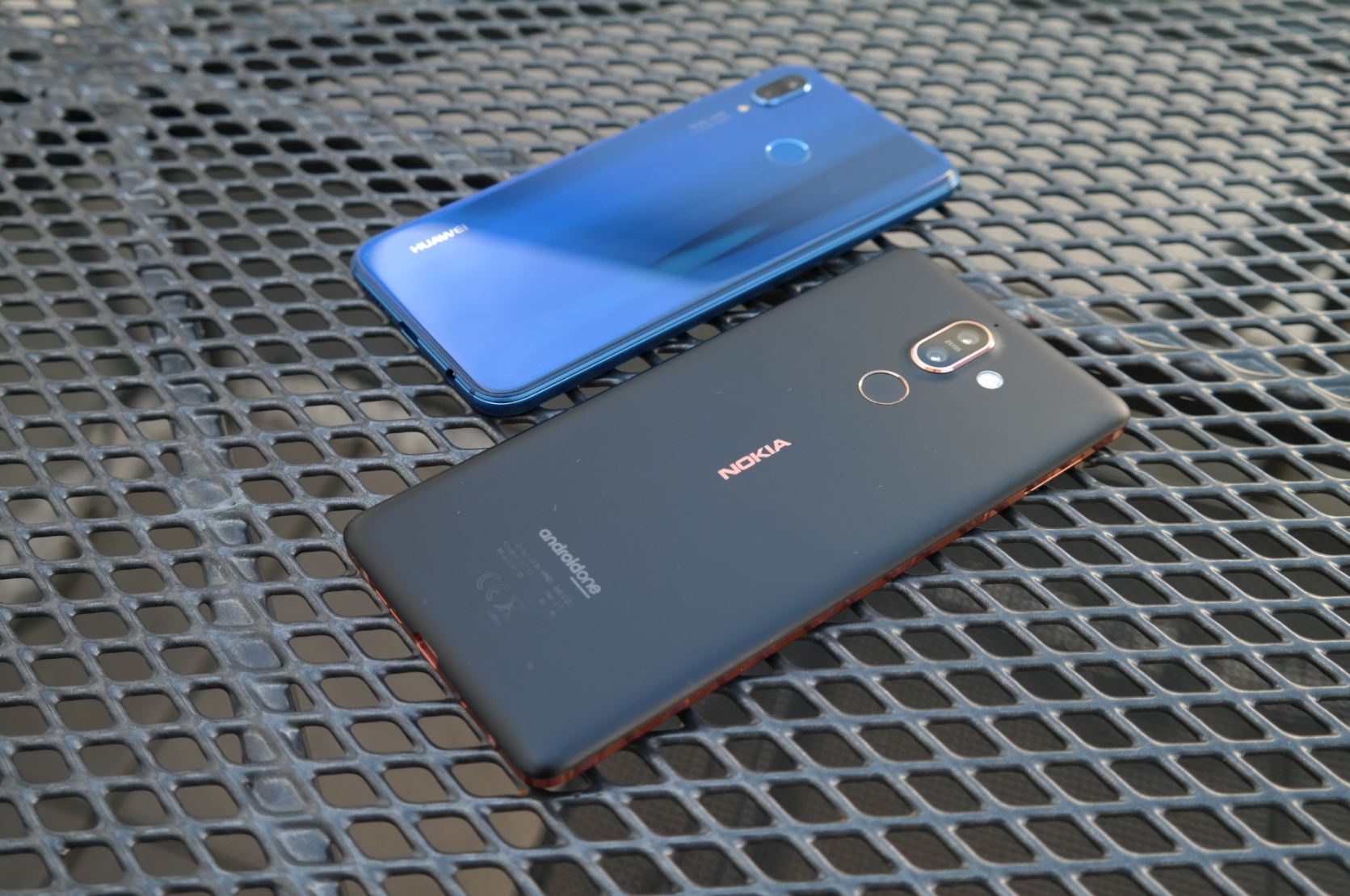 Nokia 7 Plus Huawei P20 lite