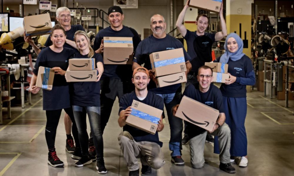 Amazon Prime Paket Mitarbeiter Header