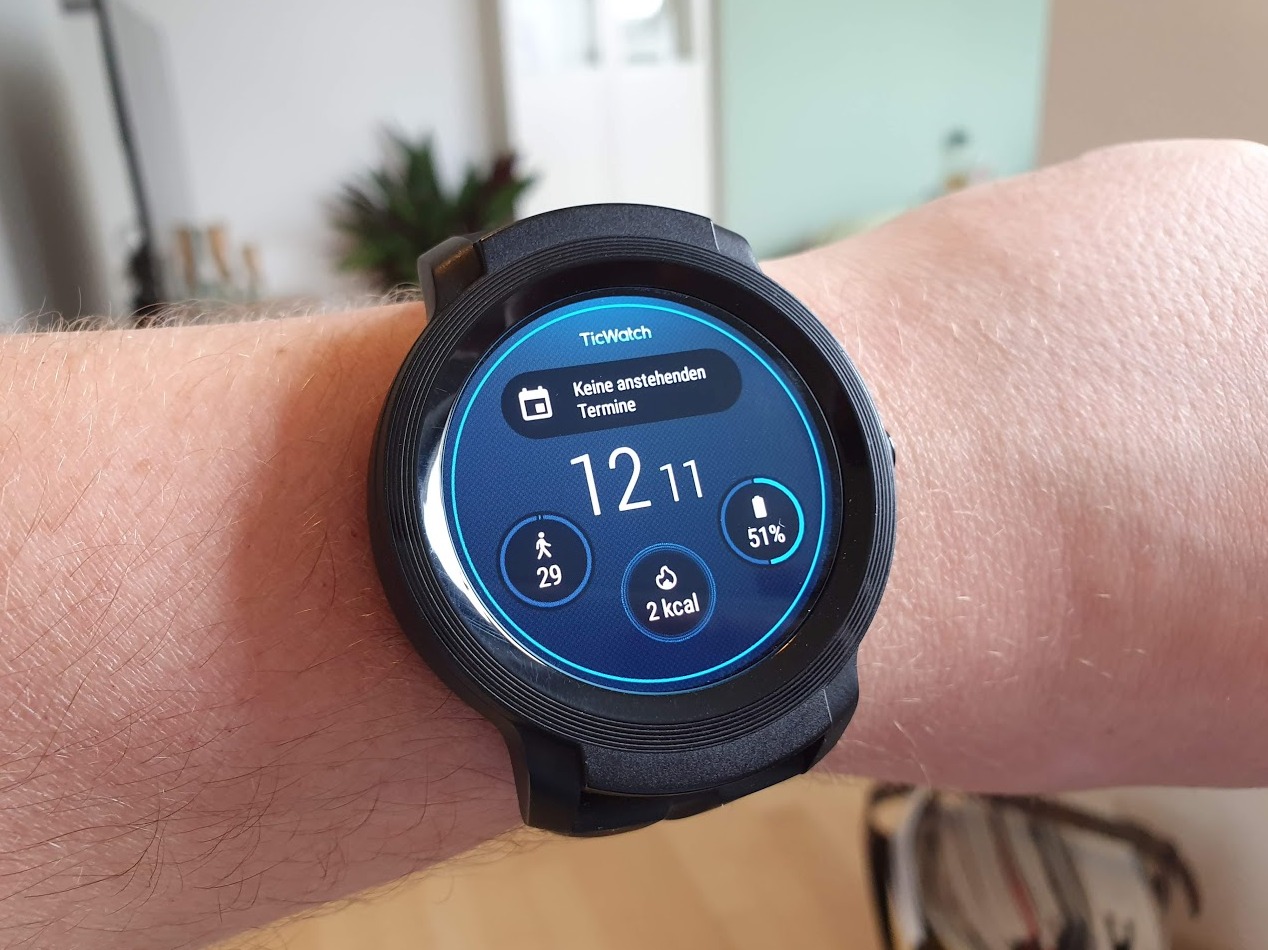 ticwatch e2 thickness