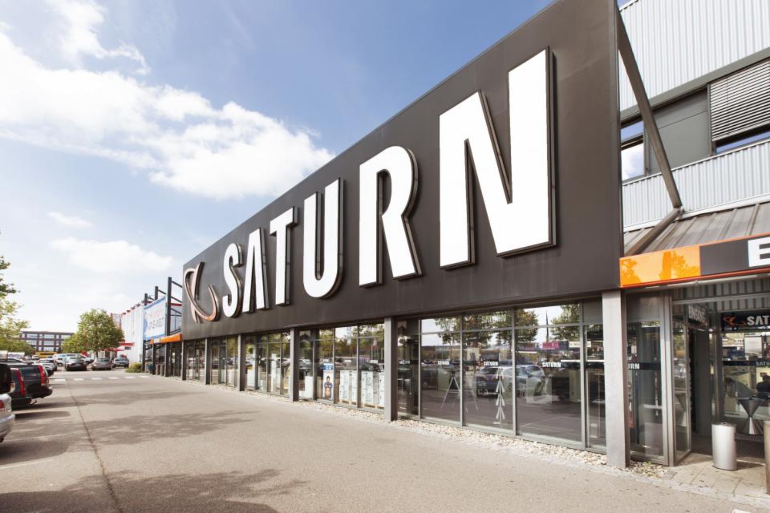 Saturn Flagship Store Köln Logo Header