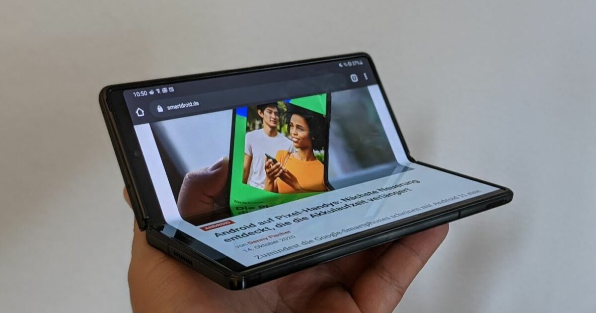 Samsung Galaxy Z Fold 2 Head