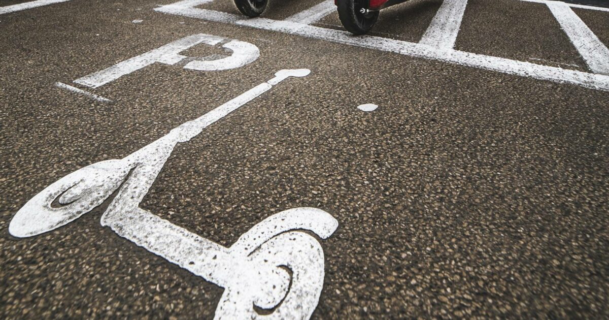 E Scooter Parkplatz Mika Baumeister Ljjbyqpbl1u Unsplash