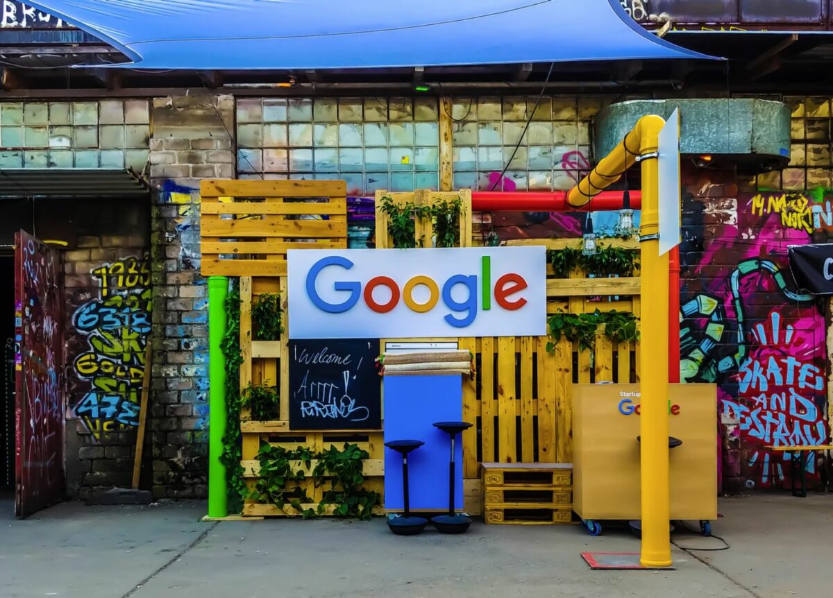 Google Logo Head
