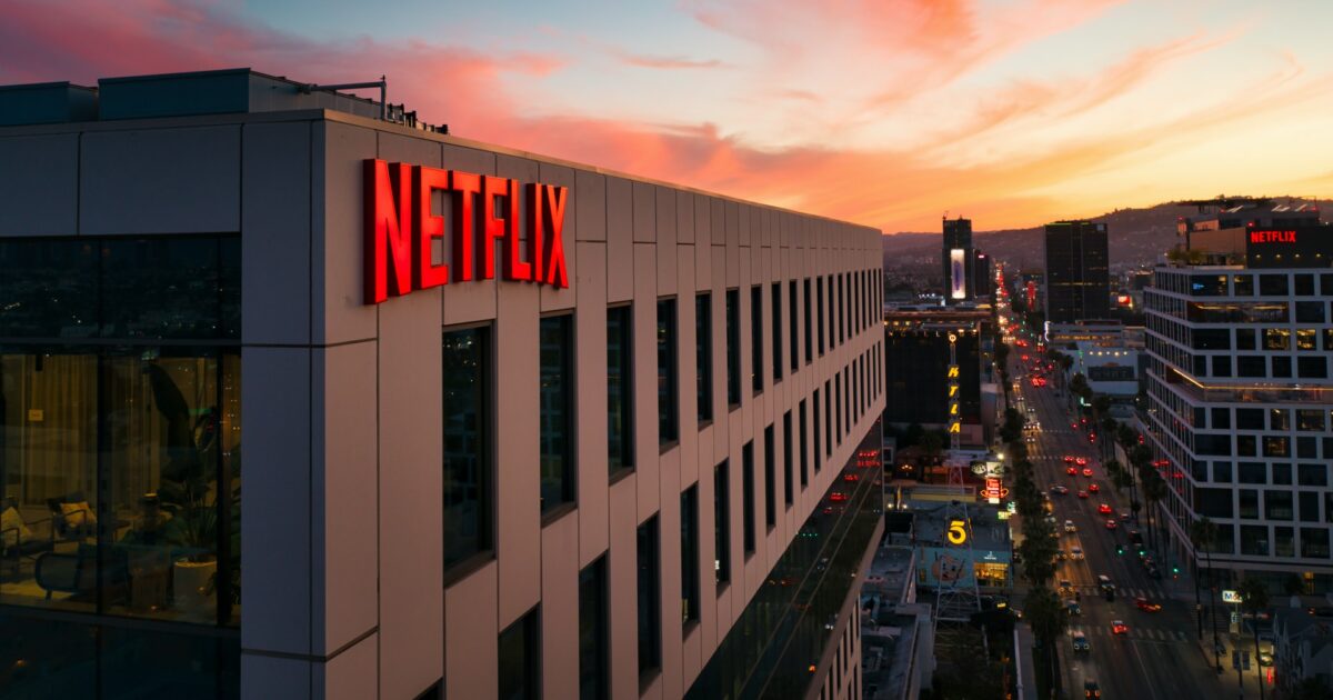 Netflix Building Cameron Venti Li7dla5vbp8 Unsplash Head