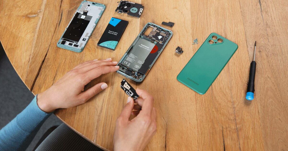 Fairphone 4 Green Exploded