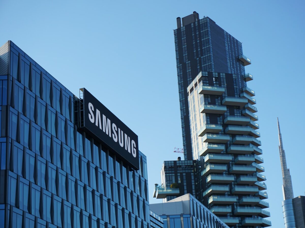Samsung Logo Babak 34uoal1he4w Unsplash