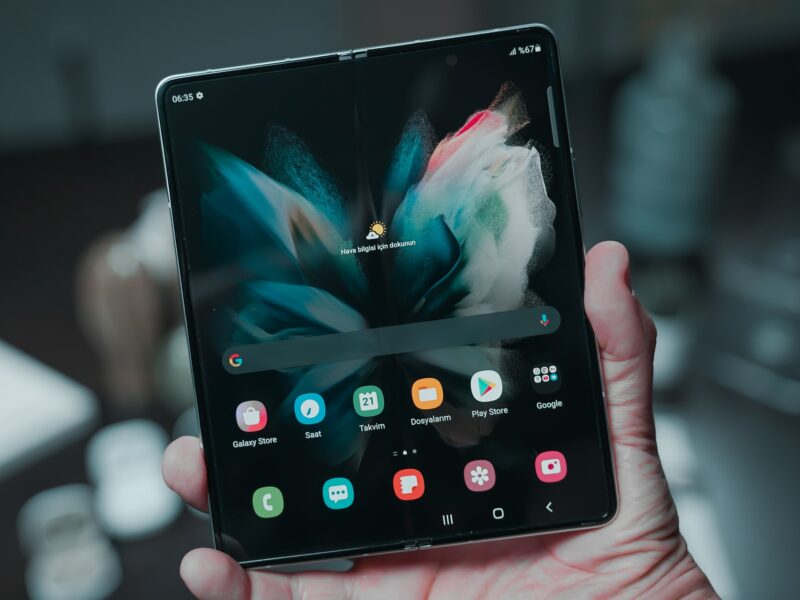 Samsung Galaxy Z Fold 3 Onur Binay Wjqyrbgrlk Unsplash Hero