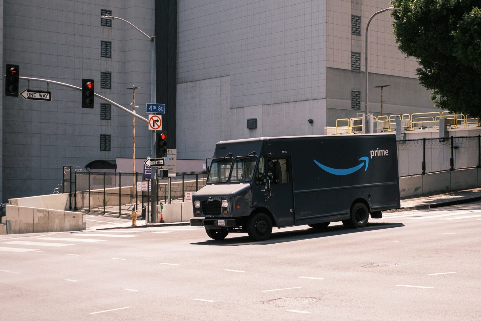 Amazon Delivery Lieferung Andrew Stickelman 4zsqhtix8h8 Unsplash