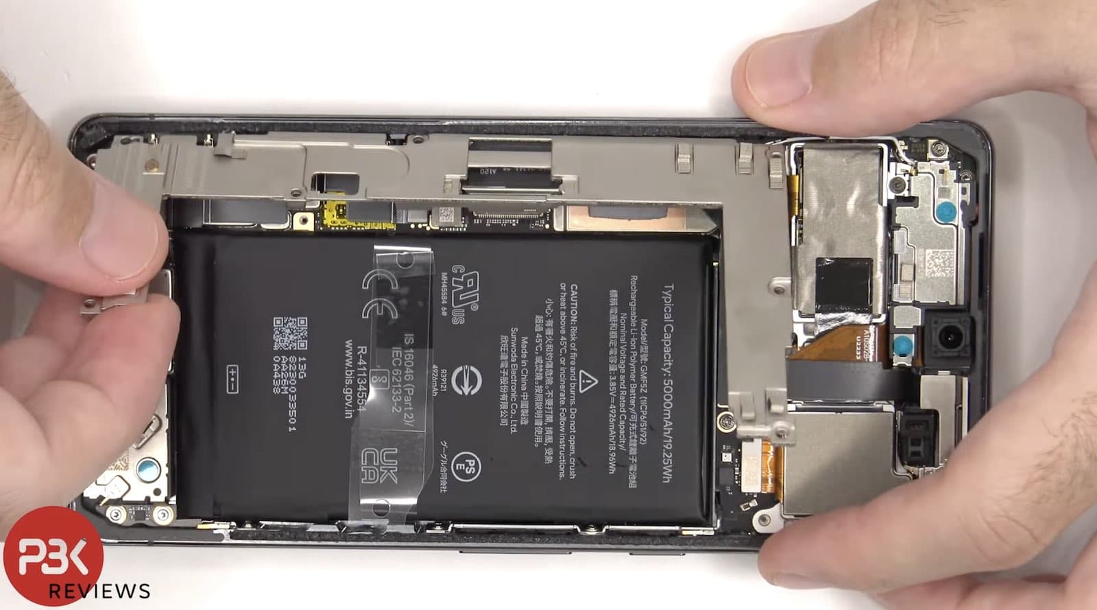 Pixel 7 Pro komplett zerlegt