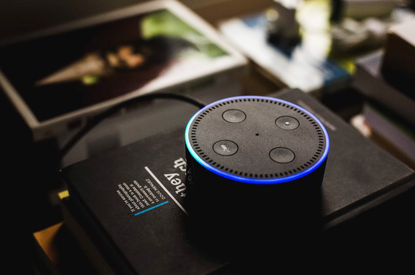 Amazon-Alexa-Lautsprecher-spielen-mit-Audio-Werbung