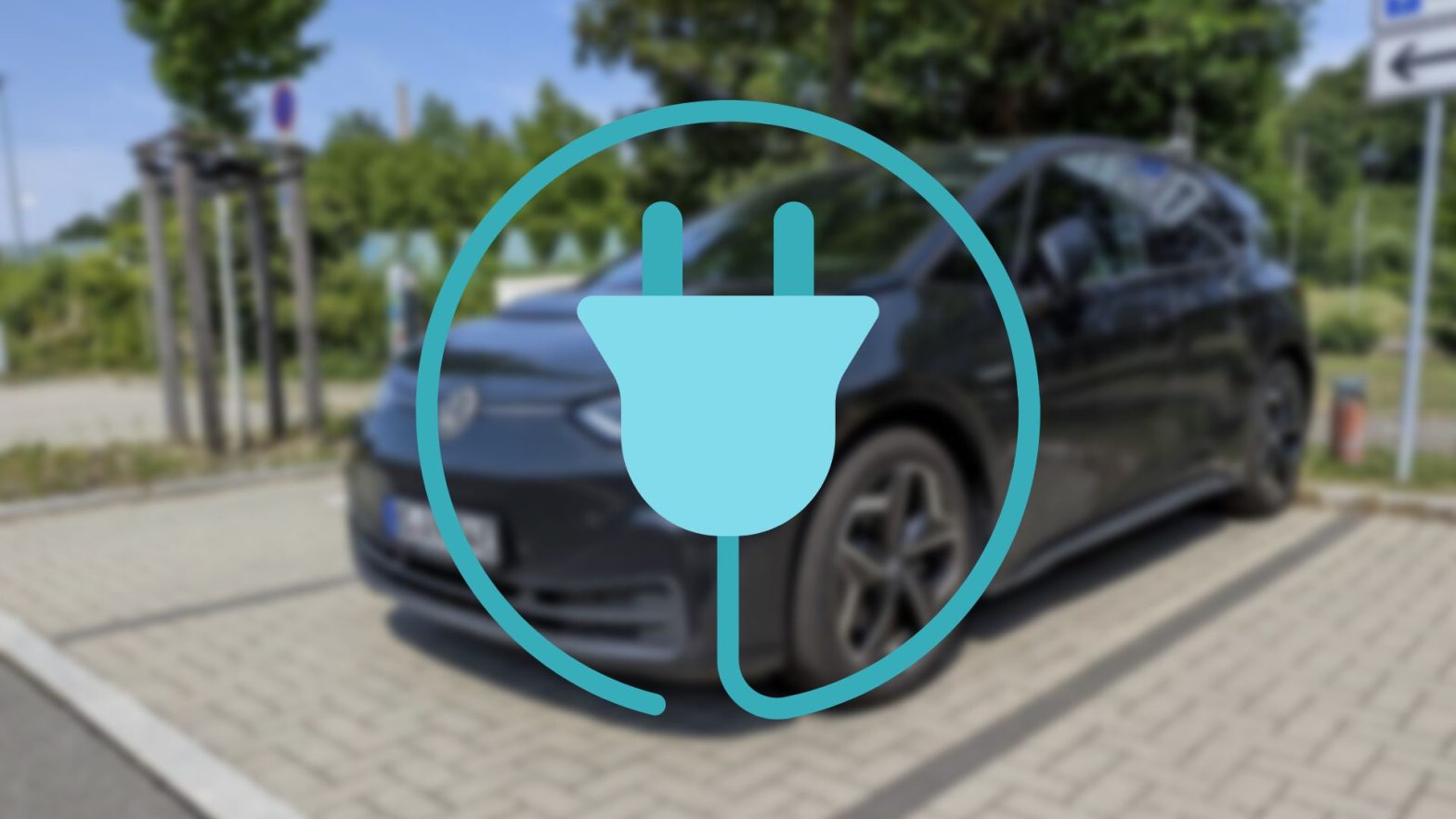 Klick für Vollbild-Ansicht 🔍 Elektroauto Laden Ladesaeule Hero