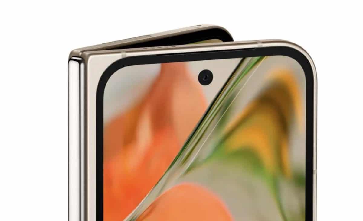 Google Pixel Fold Hero